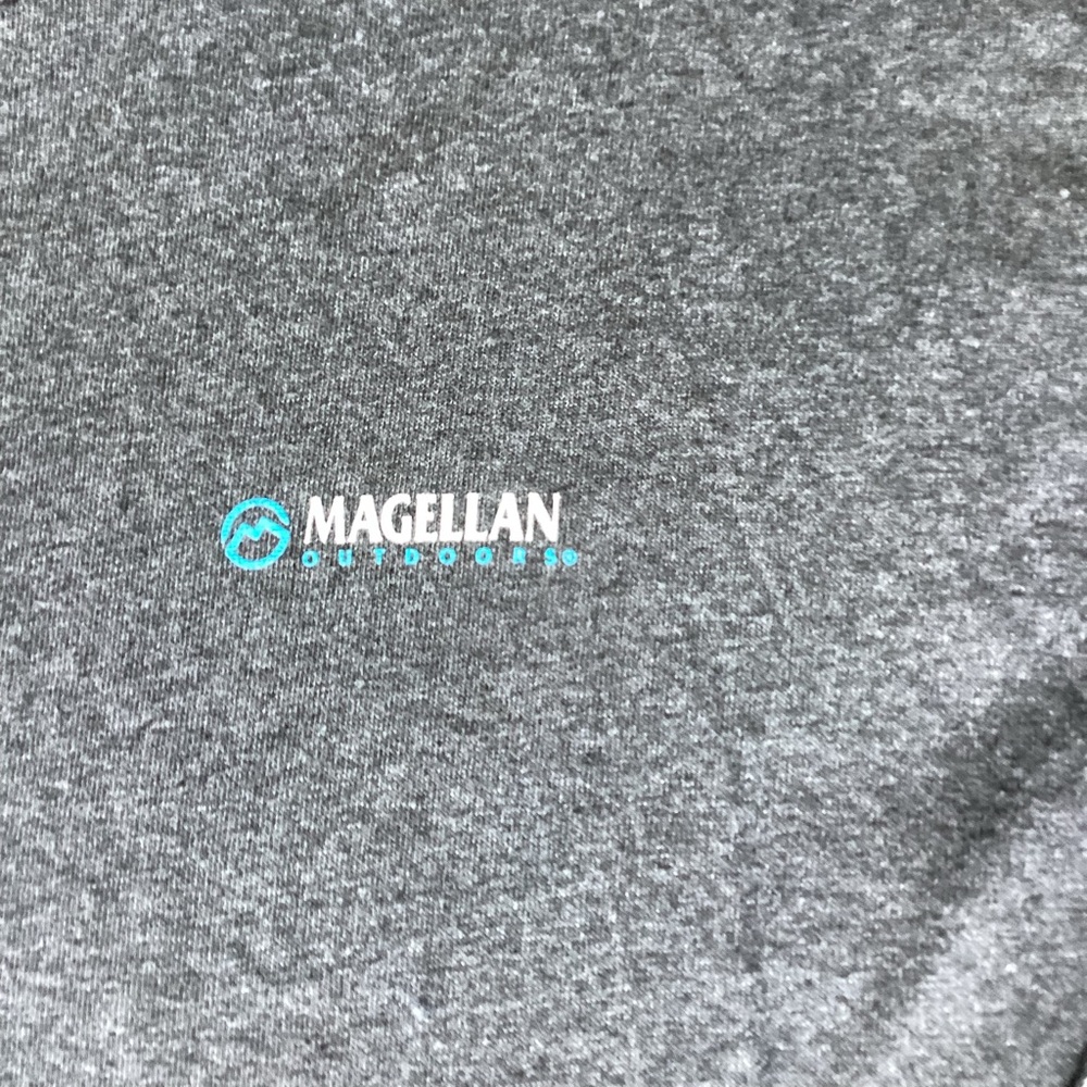 Gray Long-sleeve T-shirt - sz Large - Picture 2 of 6
